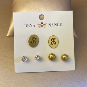 Brand new Dena Nance “S” initial studs with other studs